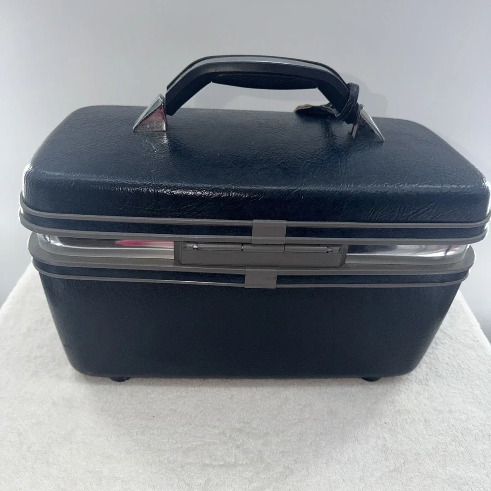 Samsonite Vanity Train Case with 2 Keys, Vintage Navy Blue With Tag Attached